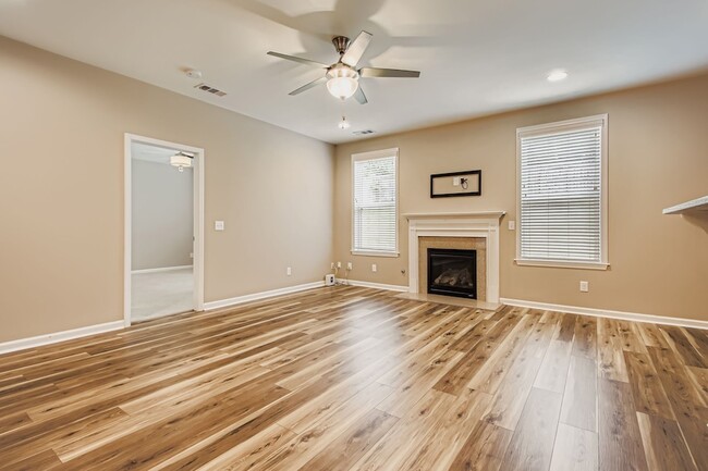 Building Photo - 2520 River Trail Dr