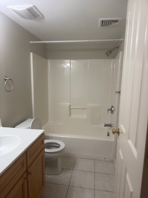 Building Photo - 3250 Fairfield Ave