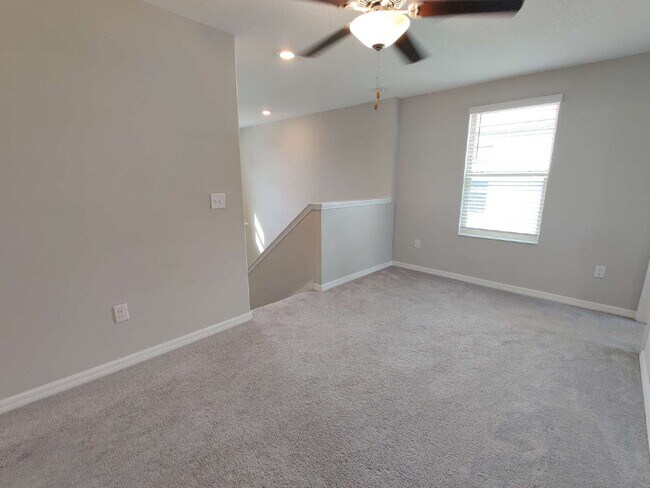 Building Photo - 7127 Samuel Ivy Dr