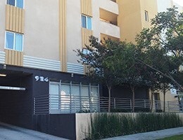 Building Photo - 924 S Hobart Blvd