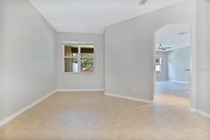 Building Photo - 1088 Crestwood Commons Ave