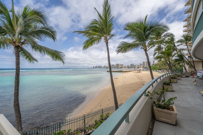 Building Photo - Oceanfront Kaimana Beach Studio at Sans Souci