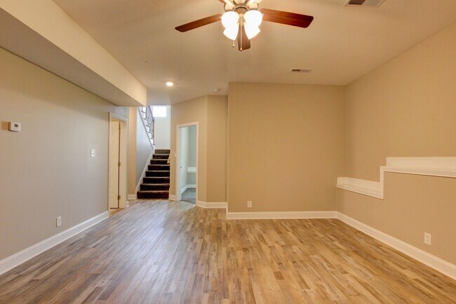 Building Photo - 1121 Cardinal Creek Dr