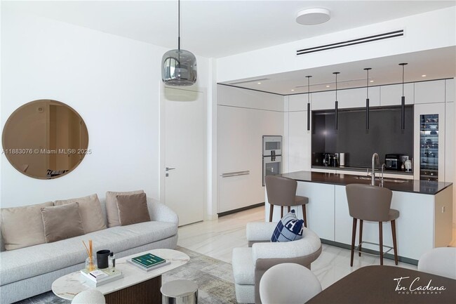 Building Photo - 300 Biscayne Blvd Way