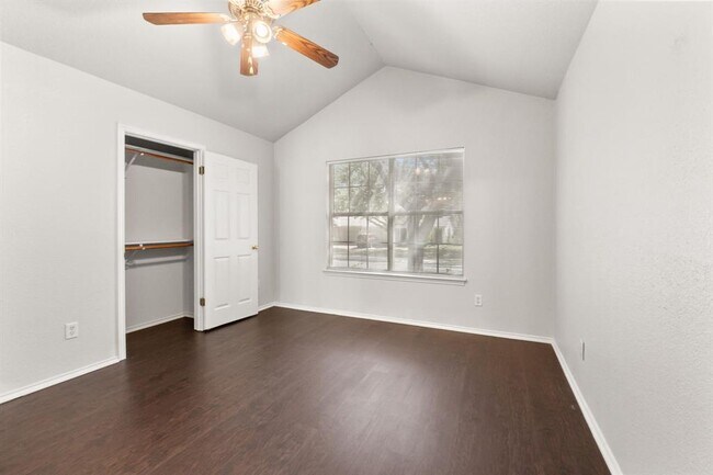 Building Photo - 160 Prairie Springs Loop