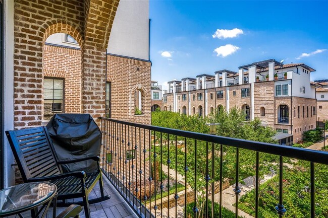 Building Photo - 737 Sid Rich Dr