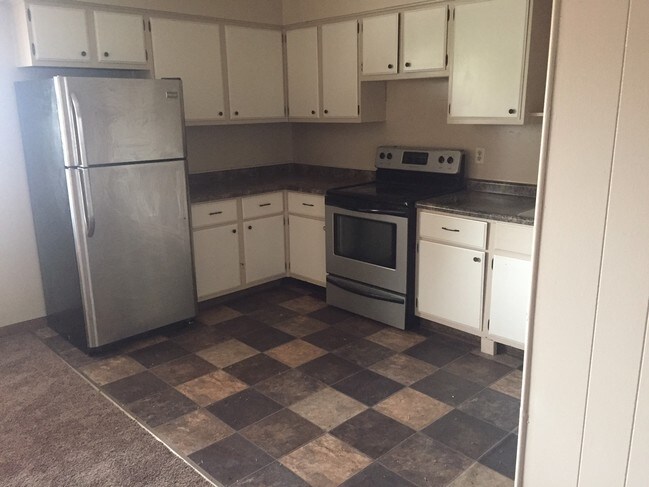 We love our new Kitchen! - 1815 W 40th St