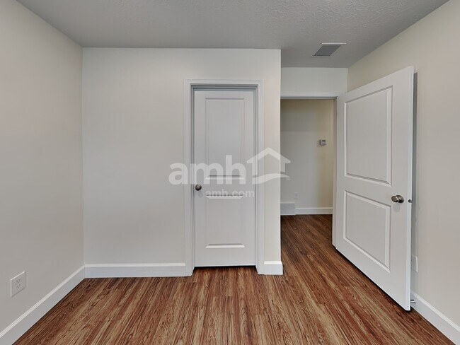 Building Photo - 2335 S Wild Horse Way