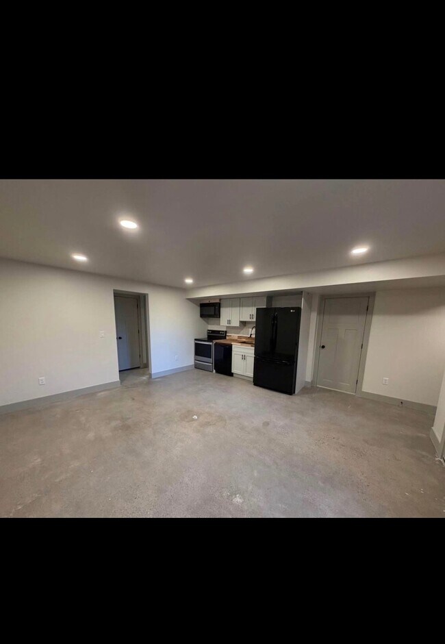 Building Photo - 417 S 50 W Cir