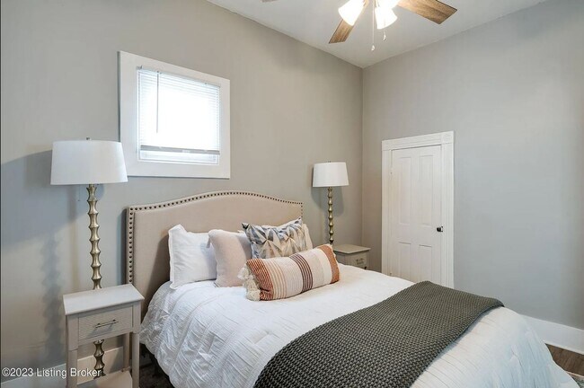 Building Photo - ? Stunning 4 Bedroom, 1 Bathroom Home on Preston ?