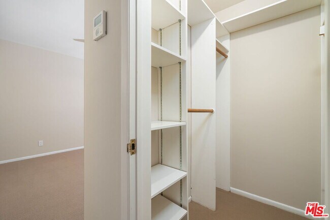 Building Photo - 14972 Camarosa Dr