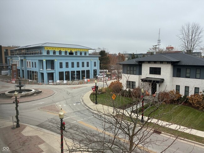 Building Photo - 420 W Main St