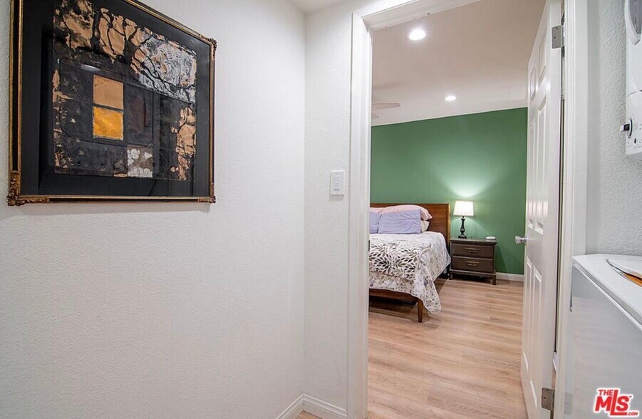 Building Photo - 4358 Mammoth Ave