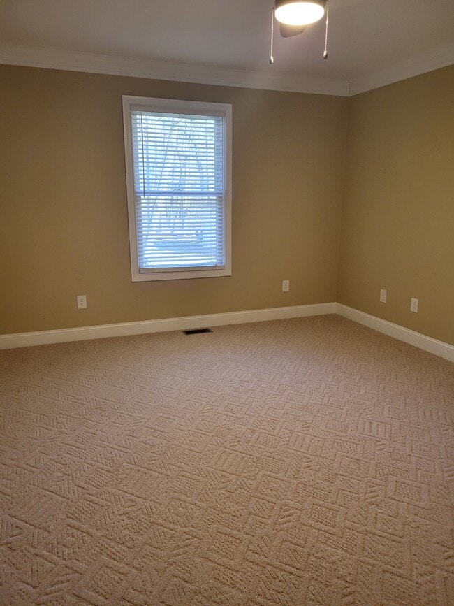 Building Photo - 544 Snead Dr