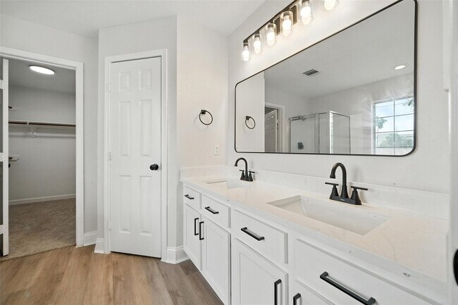 Building Photo - 14827 Carolina Falls Ln