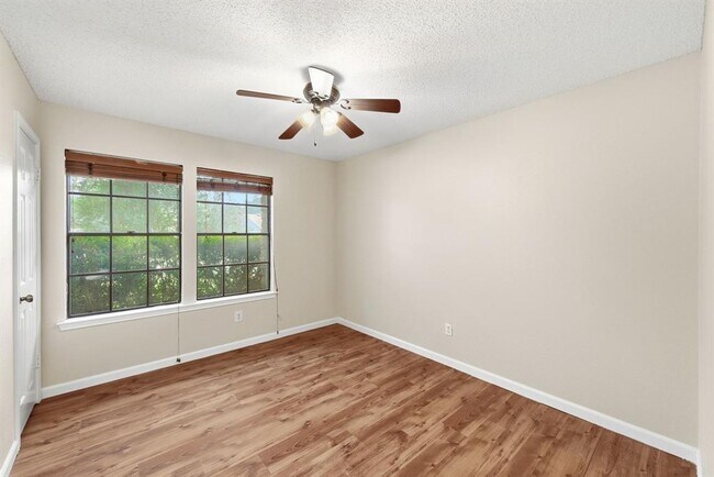 Building Photo - 11931 Bittern Hollow