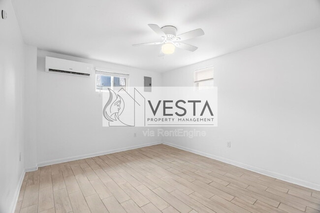 Building Photo - 131 Moody Ave