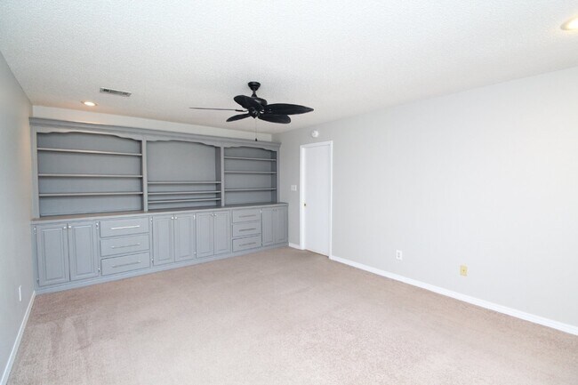 Building Photo - Pool Home with Office, Two Primary Suites ...