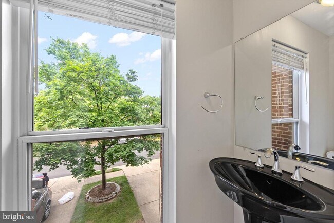 Building Photo - 12081 Edgemere Cir