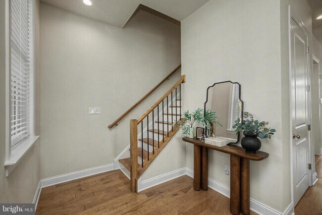 Building Photo - 300 Squire Dr