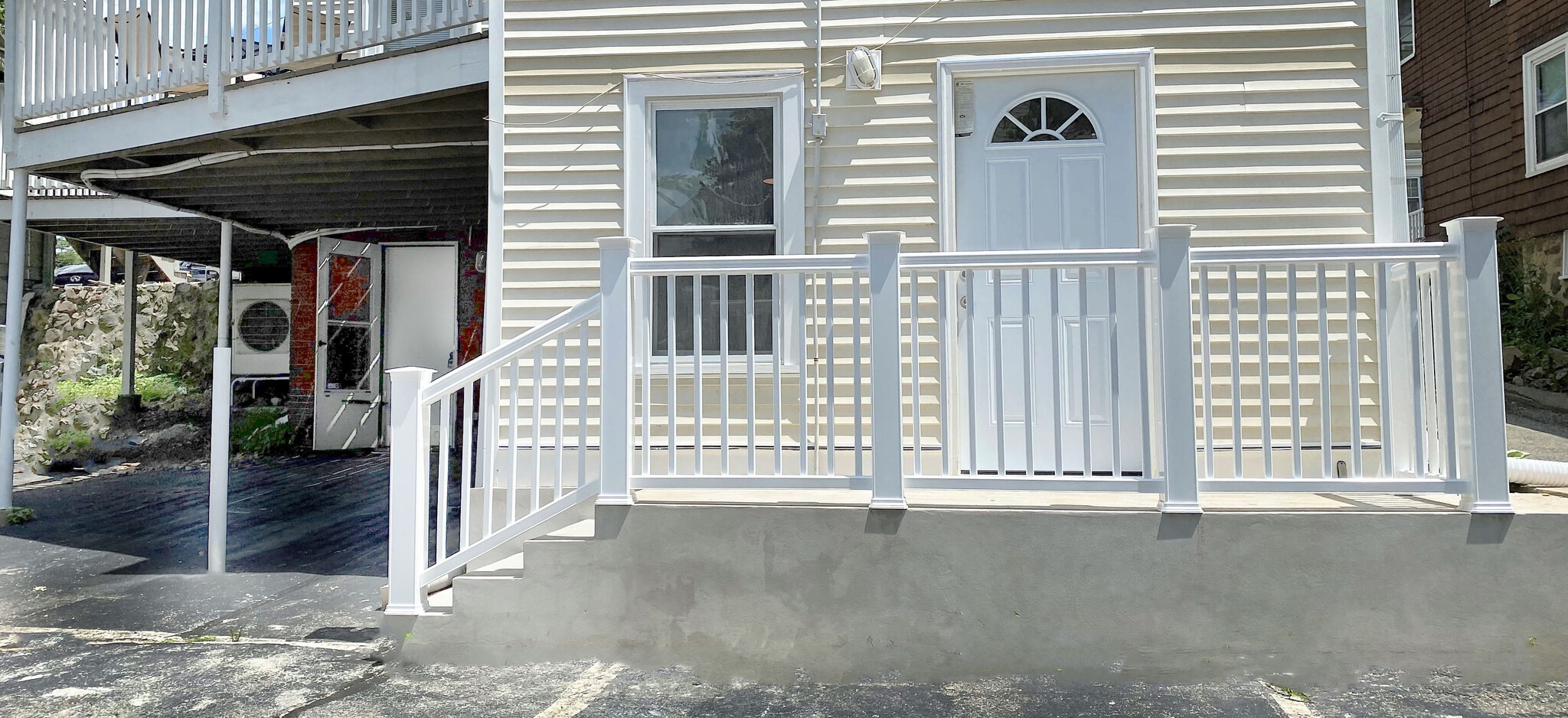 Bedroom door and deck - 536 Lebanon St