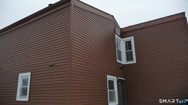 Building Photo - 11 Little River Ln