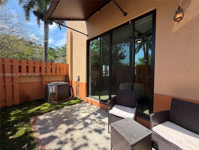 Building Photo - 6330 S Station Square