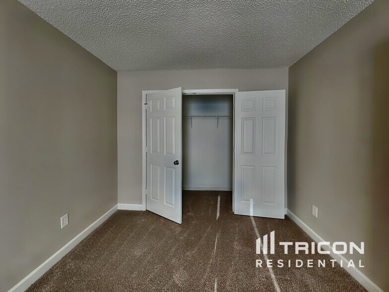 Building Photo - 2608 Misty Cove Pl NE