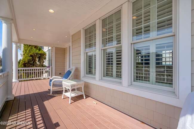 Building Photo - 106 2nd Ave