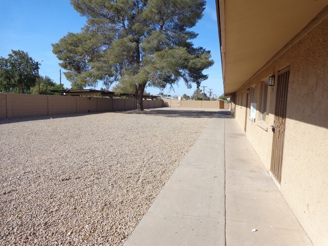 Building Photo - Papago Square