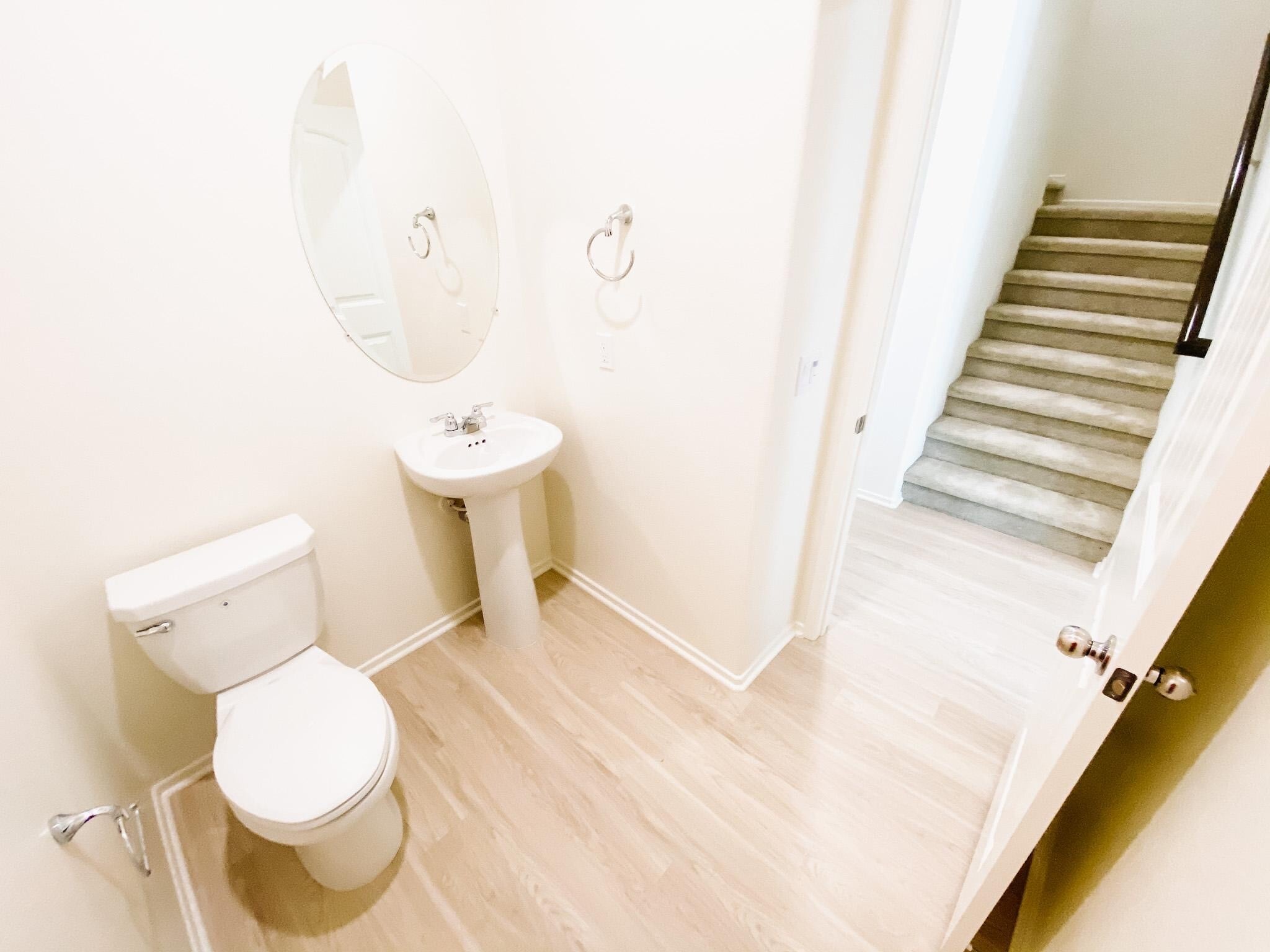 Building Photo - 30436 Town Square Dr