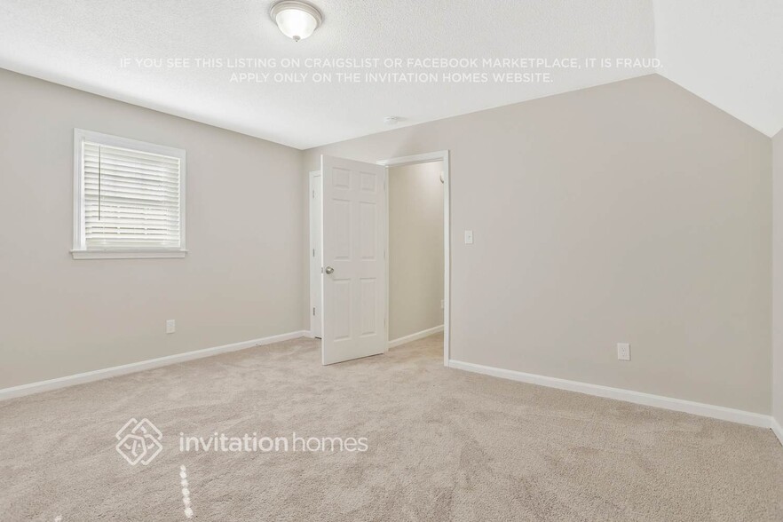 Building Photo - 526 Sumer Ln N