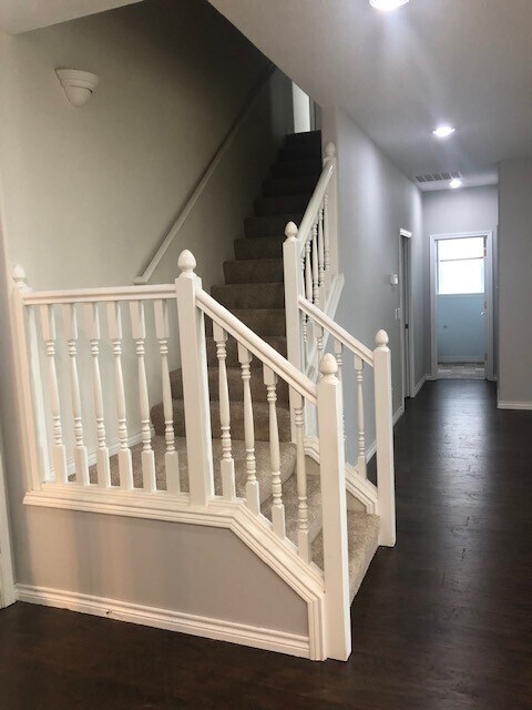 Building Photo - 16130 SW Loon Dr