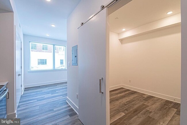 Building Photo - 1245 Ridge Ave