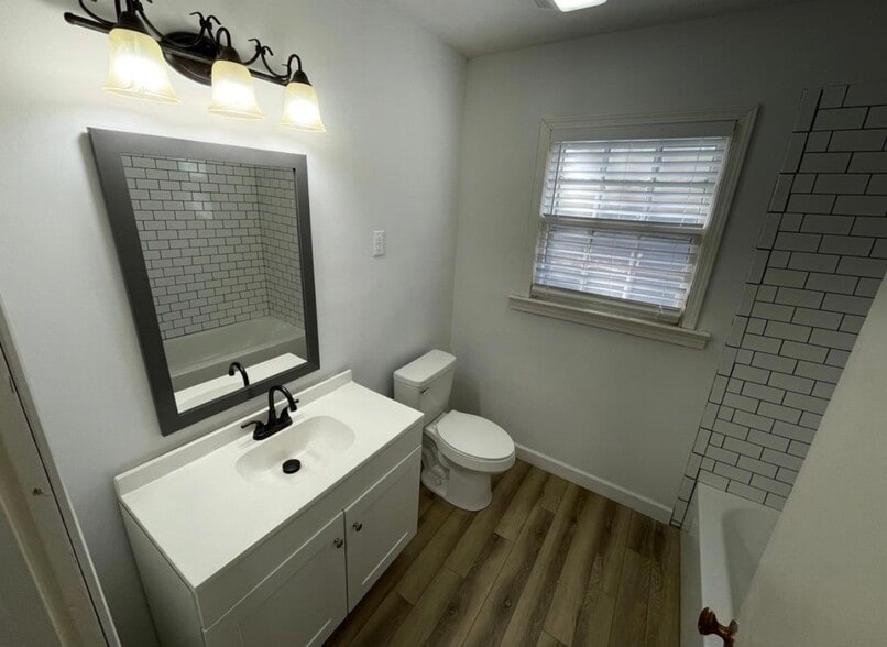 Building Photo - 1732 Piedmont St