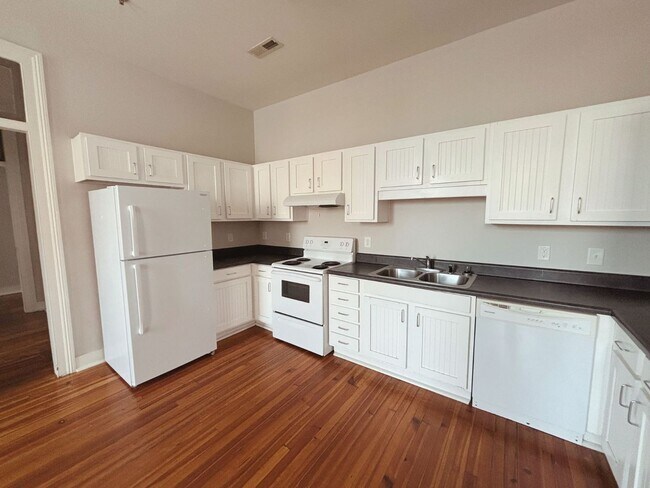 Building Photo - Garnett Street Apartments