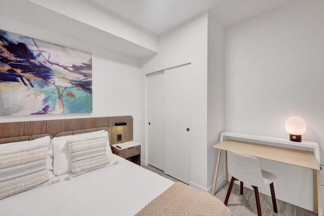 Building Photo - 580 72nd St