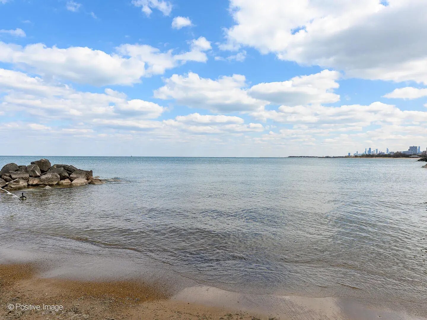 Private Beach - 6259 N Sheridan Rd