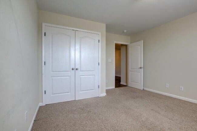 Building Photo - 992-D S Ash Ridge Dr