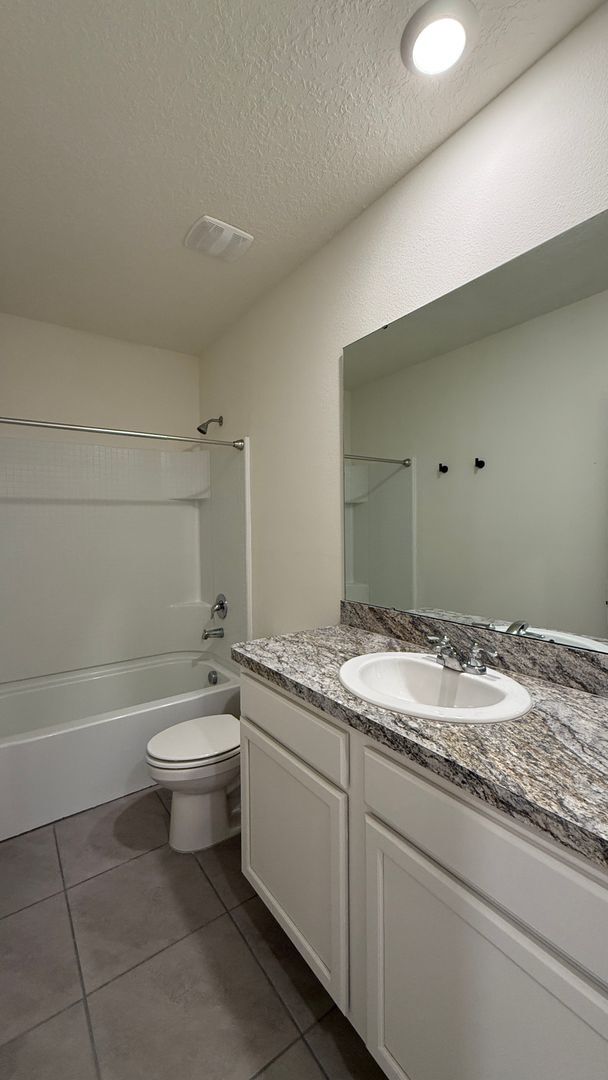 Building Photo - Discover the Charm of Feltrim Reserve! No ...