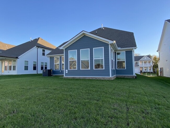 Building Photo - 647 Conifer Dr