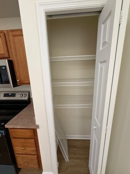 Building Photo - 1111 SW Yorktown Glen