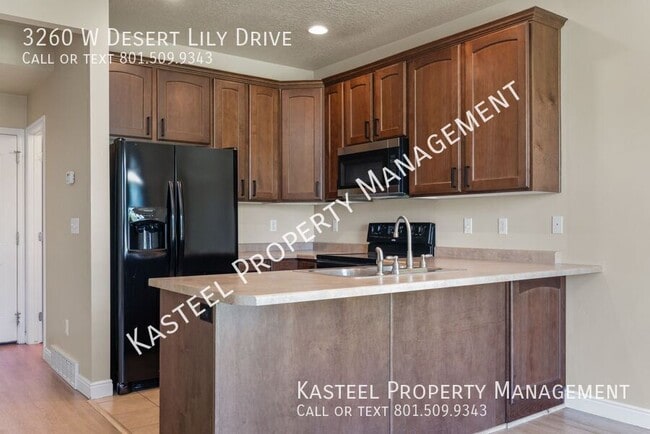 Building Photo - 3260 W Desert Lily Dr