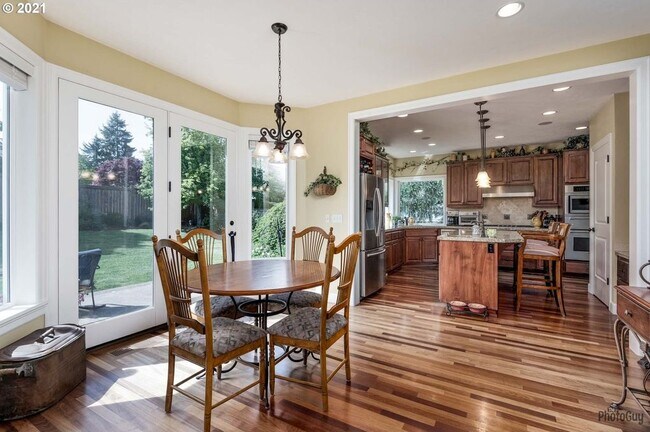 Kitchen 1 - 3272 Jayhawk Ct