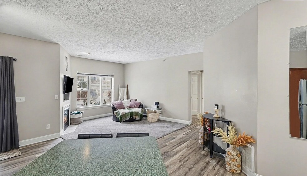 Building Photo - 288 W Saginaw St