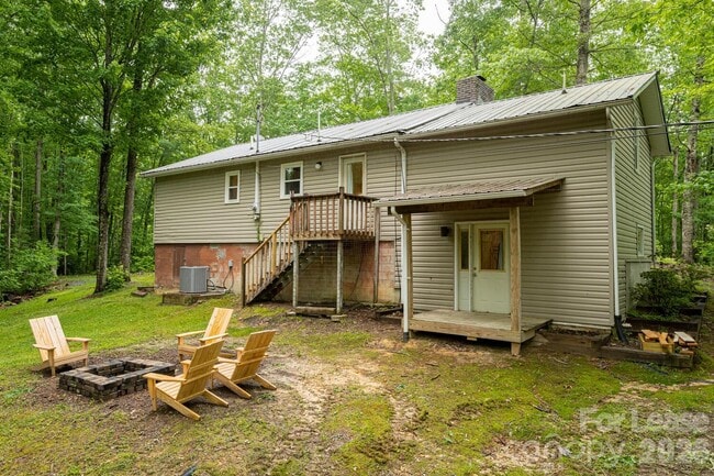 Building Photo - 260 Allison Hill Rd