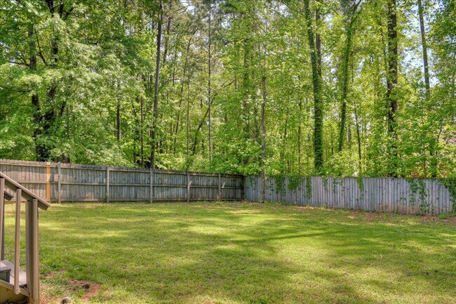 Building Photo - 412 Trestle Ln