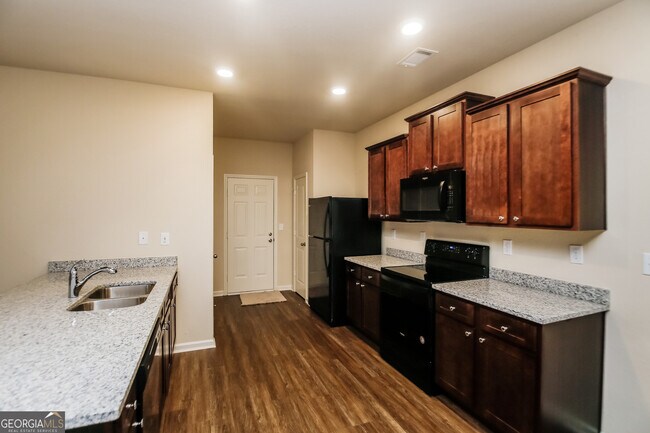 Building Photo - 320 Augusta Woods Dr