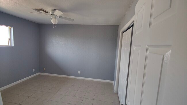 Building Photo - 1724 Laurie St