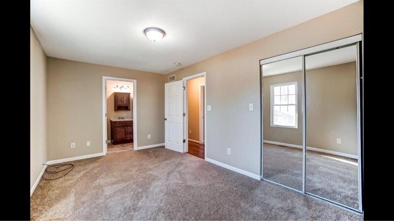 Building Photo - 10562 Toulon Dr